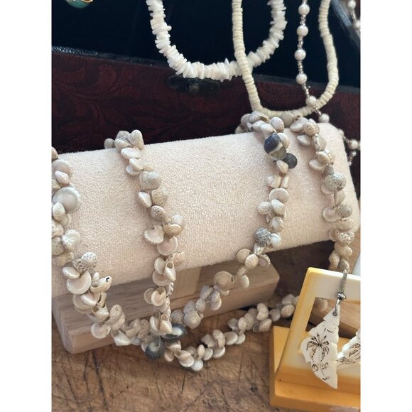 SEASHELL JEWELRY LOT - Vintage Jewelry Box With Assorted Shell & Bead Necklaces - Picture 6 of 16